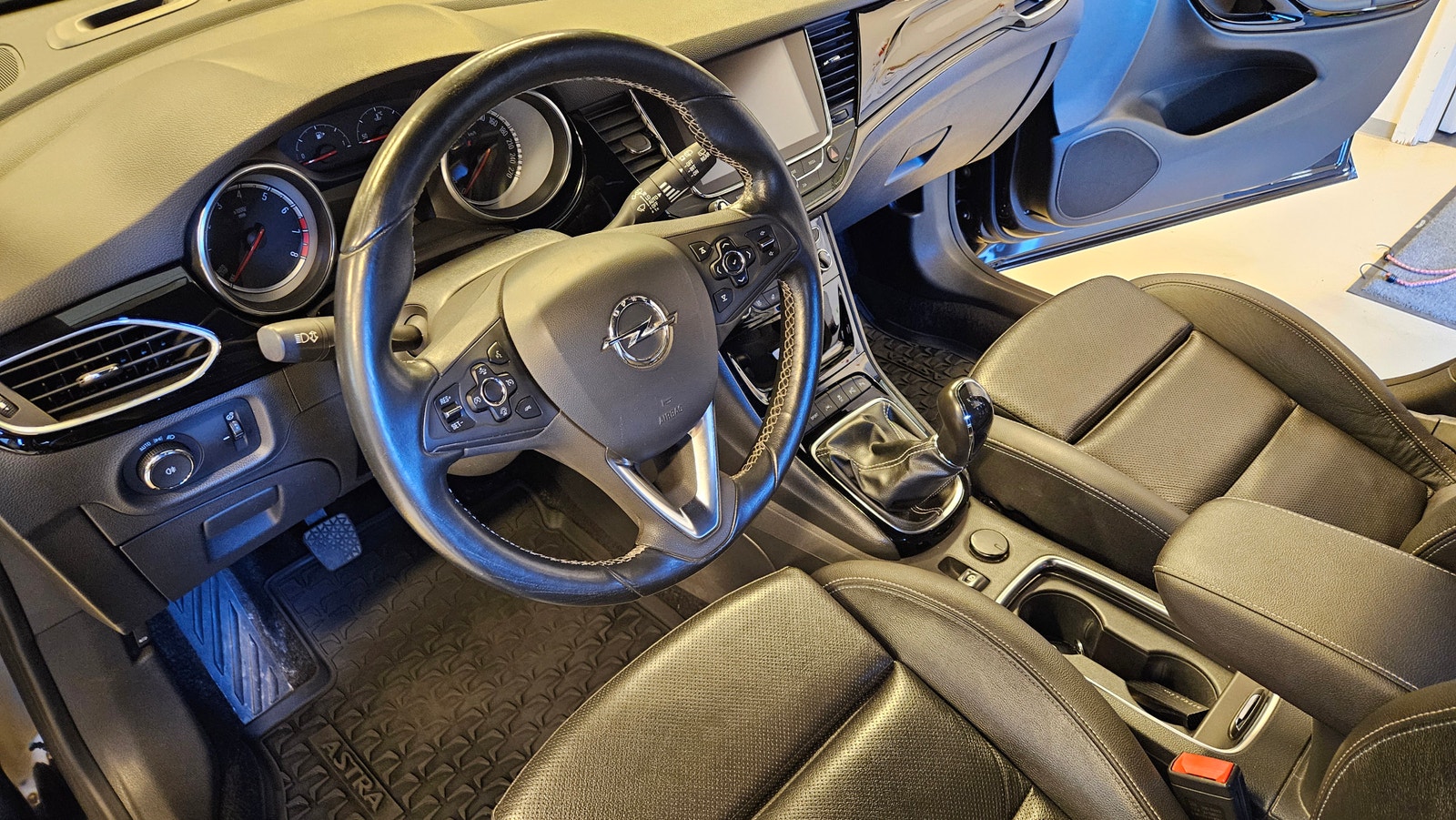 Opel Astra 1.6 EDIT Manual, 6-trins, 200ps, 2017