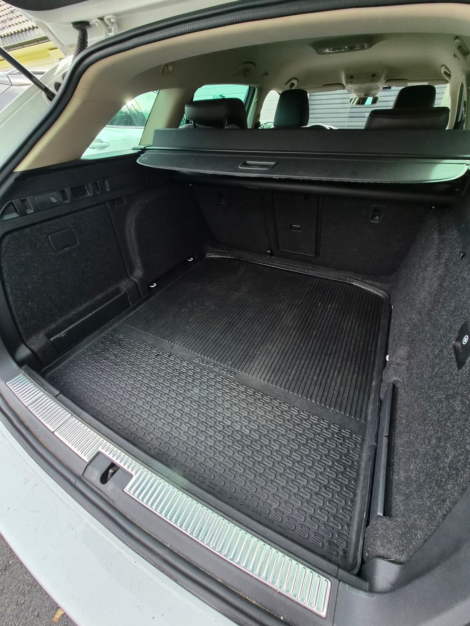 Škoda Superb Combi 1.8 TSI DSG Sequential, 7-trins, 180ps, 2016
