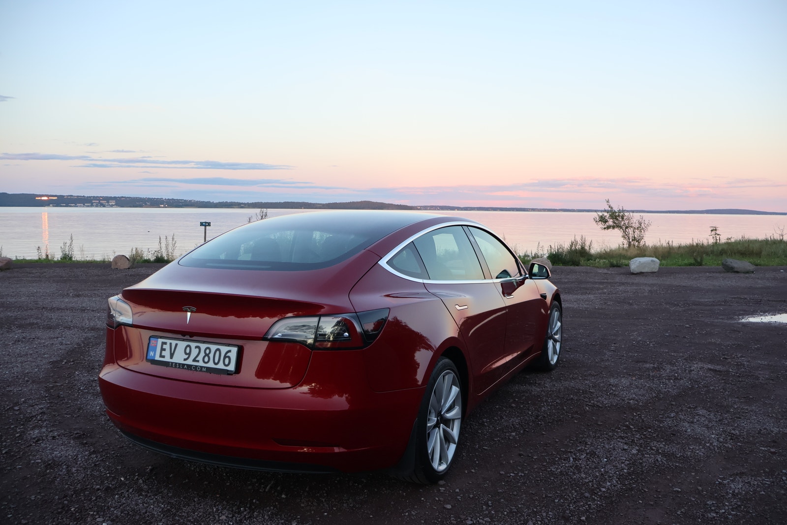 Tesla Model 3 Standard Range Plus, 306ps, 2019