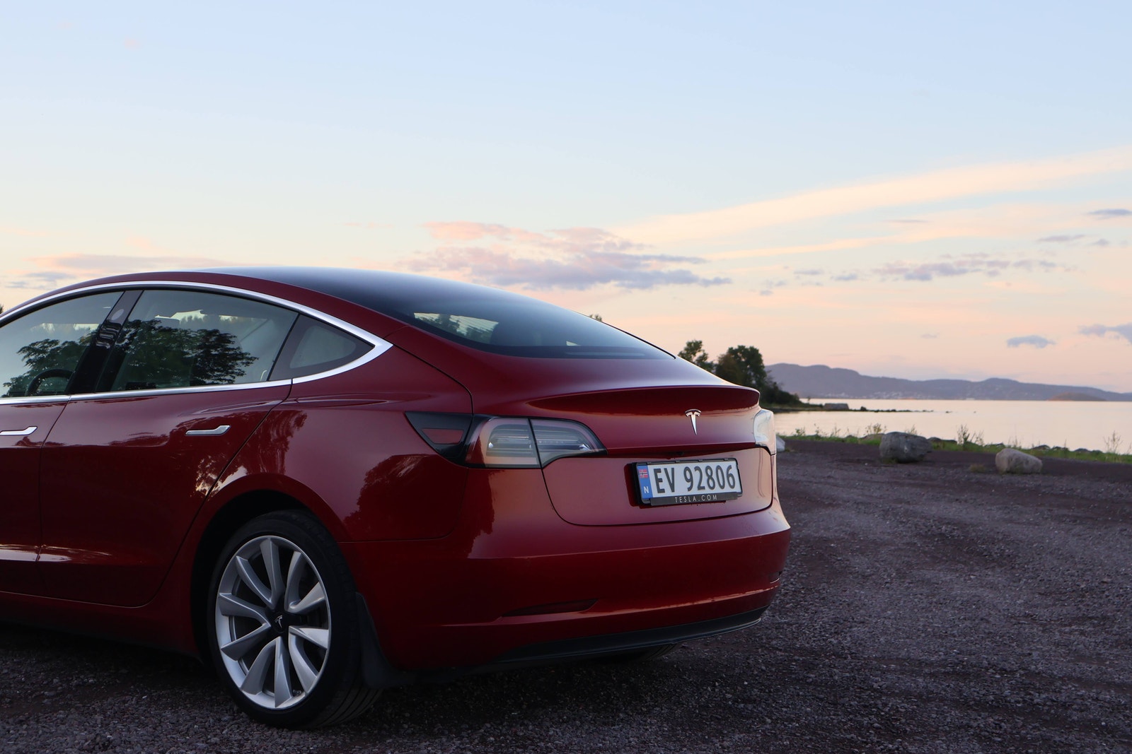 Tesla Model 3 Standard Range Plus, 306ps, 2019