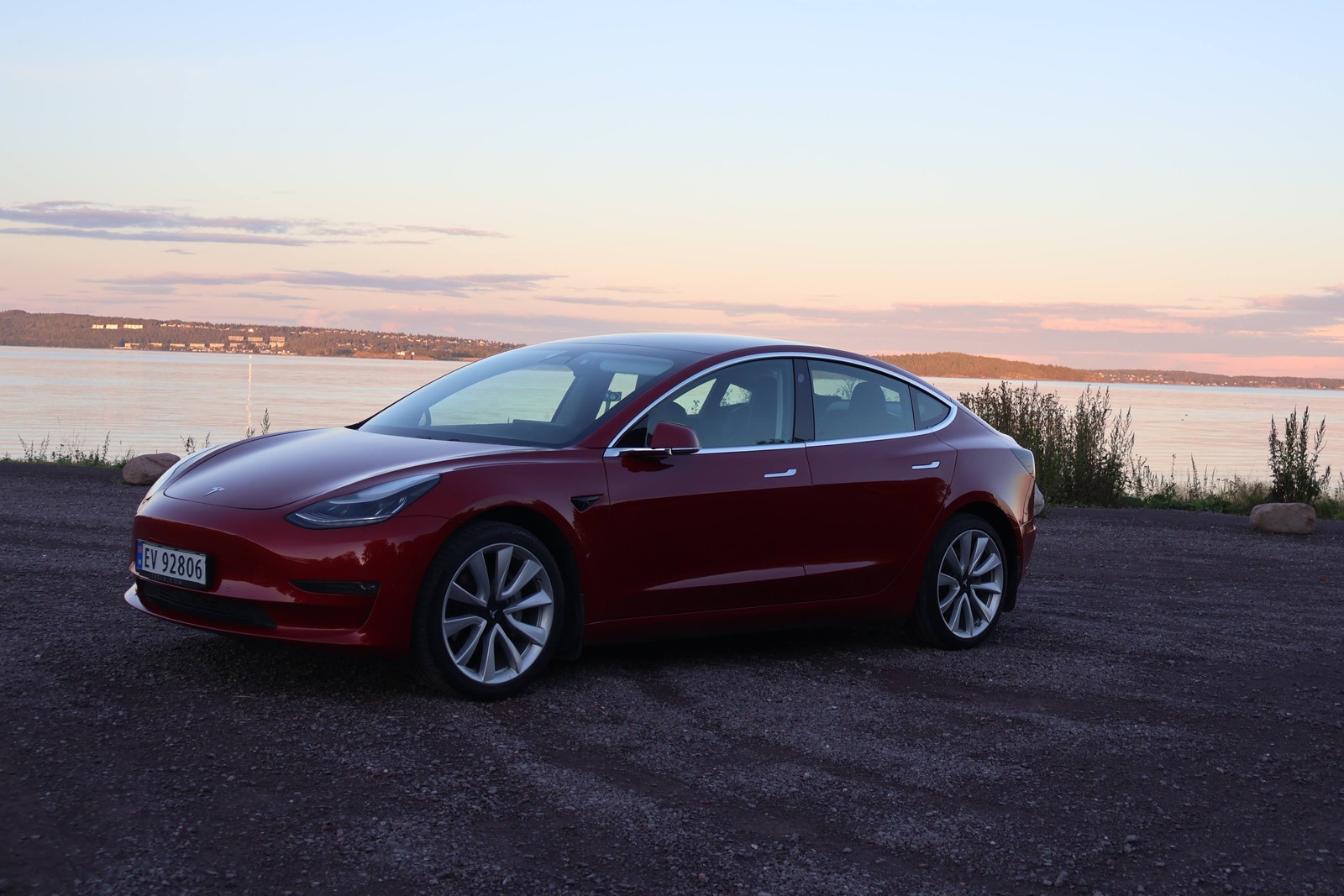 Tesla Model 3 Standard Range Plus, 306ps, 2019