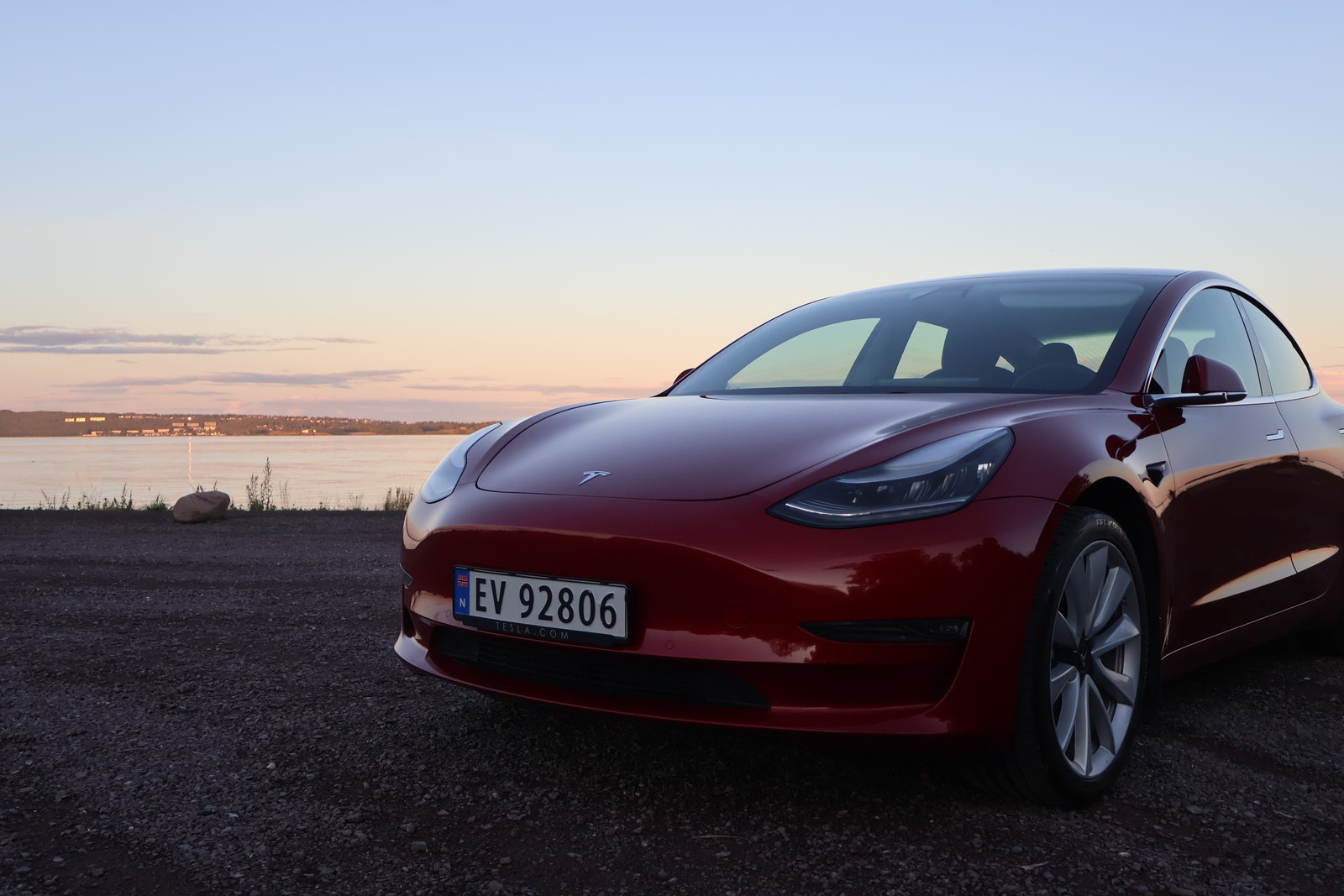 Tesla Model 3 Standard Range Plus, 306ps, 2019