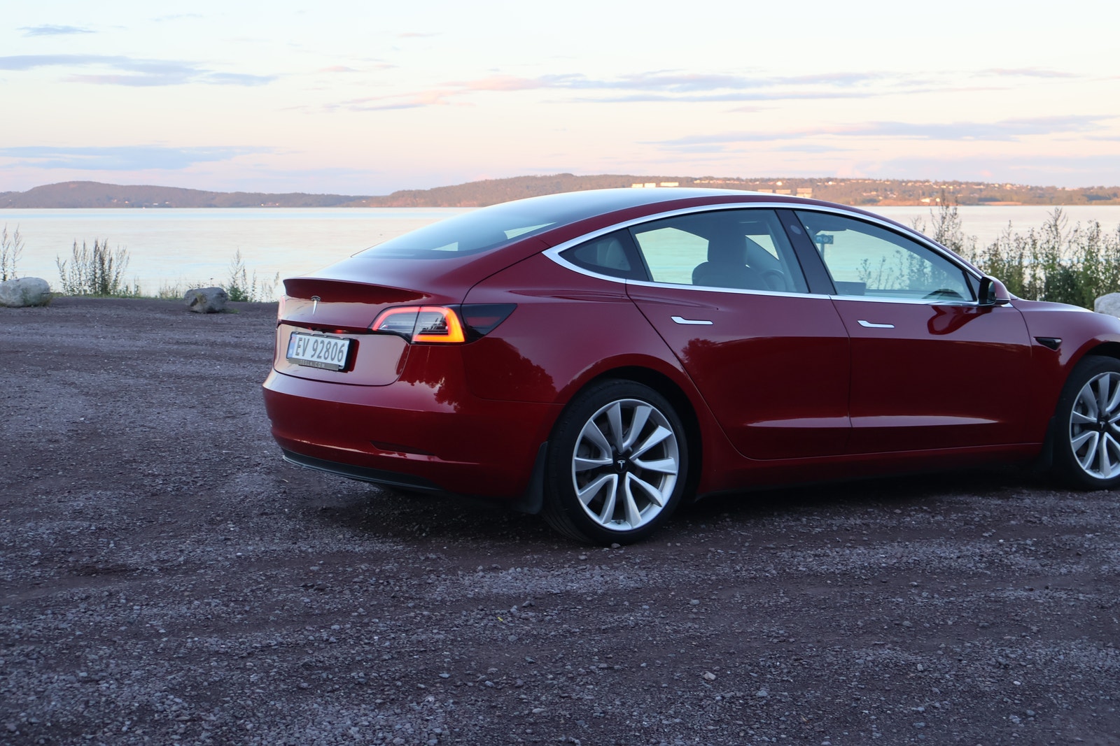 Tesla Model 3 Standard Range Plus, 306ps, 2019