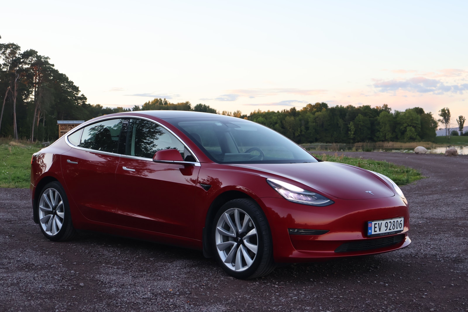 Tesla Model 3 Standard Range Plus, 306ps, 2019