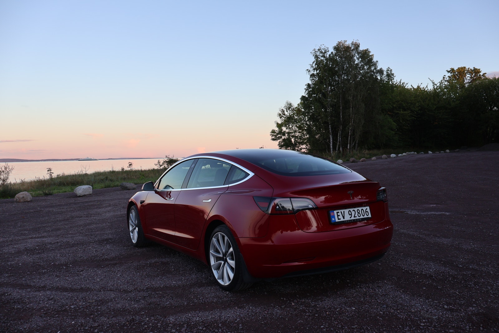 Tesla Model 3 Standard Range Plus, 306ps, 2019