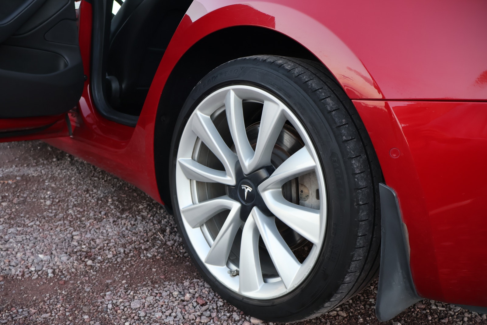 Tesla Model 3 Standard Range Plus, 306ps, 2019