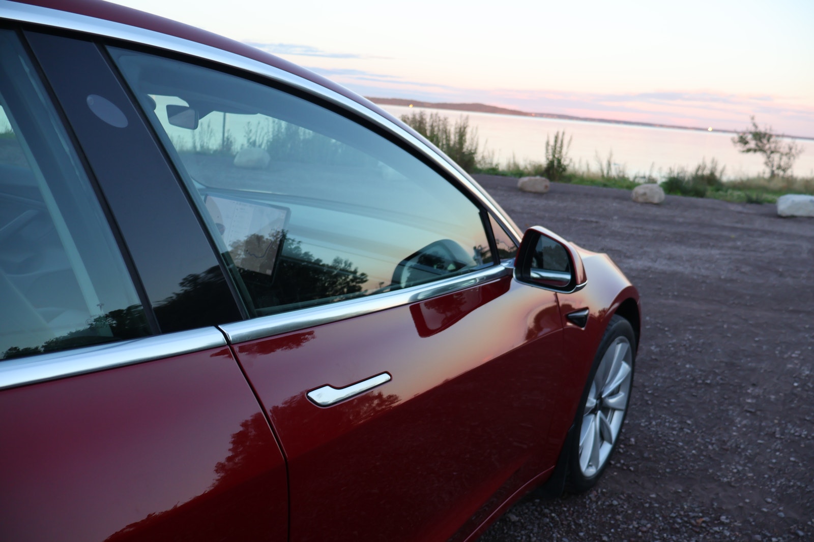 Tesla Model 3 Standard Range Plus, 306ps, 2019