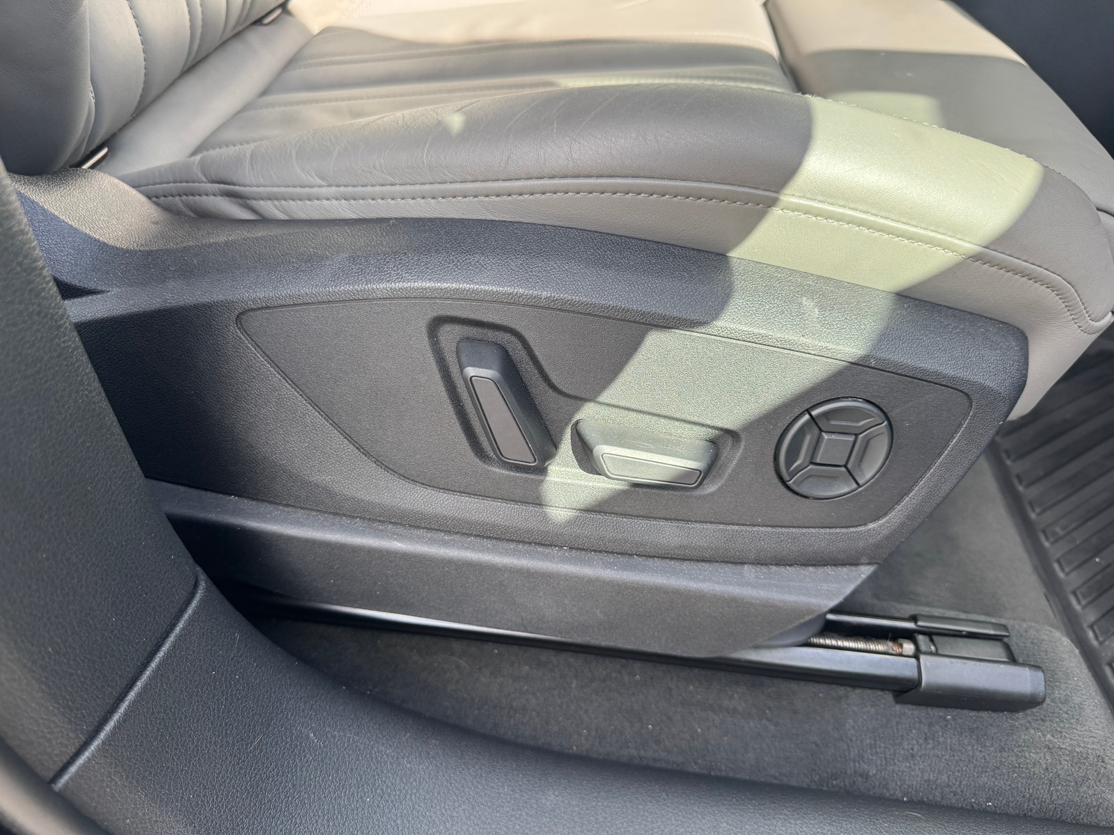 Audi e-tron 55 quattro, 408ps, 2019