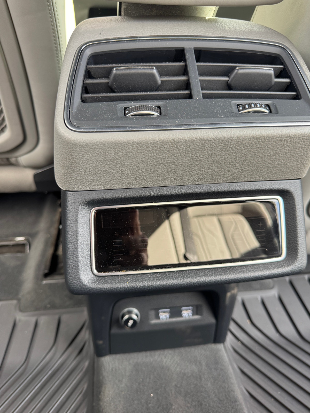 Audi e-tron 55 quattro, 408ps, 2019