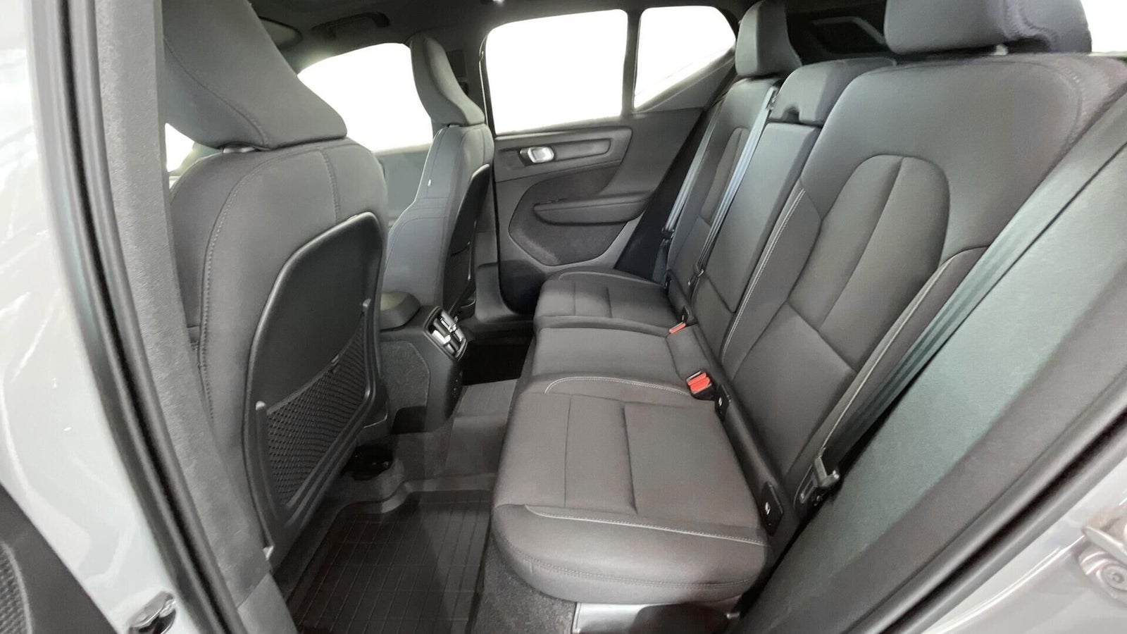 Volvo EX40 Single Motor Extended Range, 252hp, 2025
