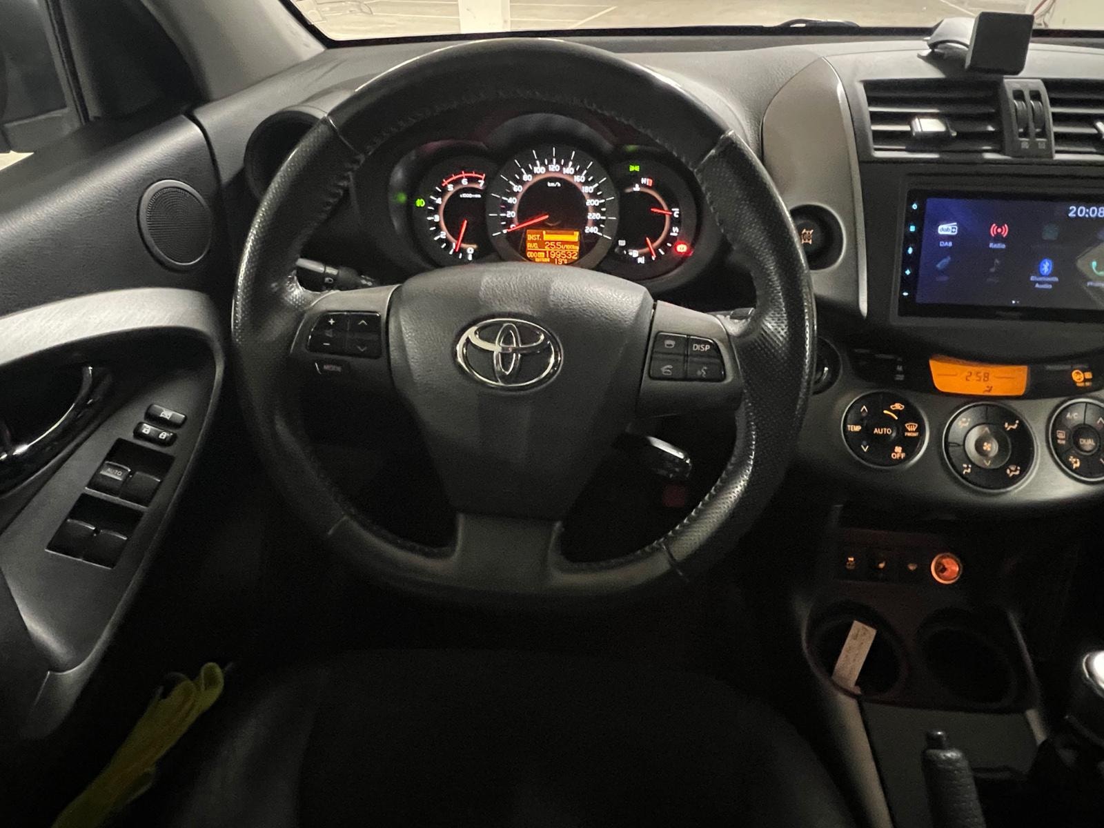 Toyota RAV4 2.2 D-4D AWD Manual, 150hp, 2011