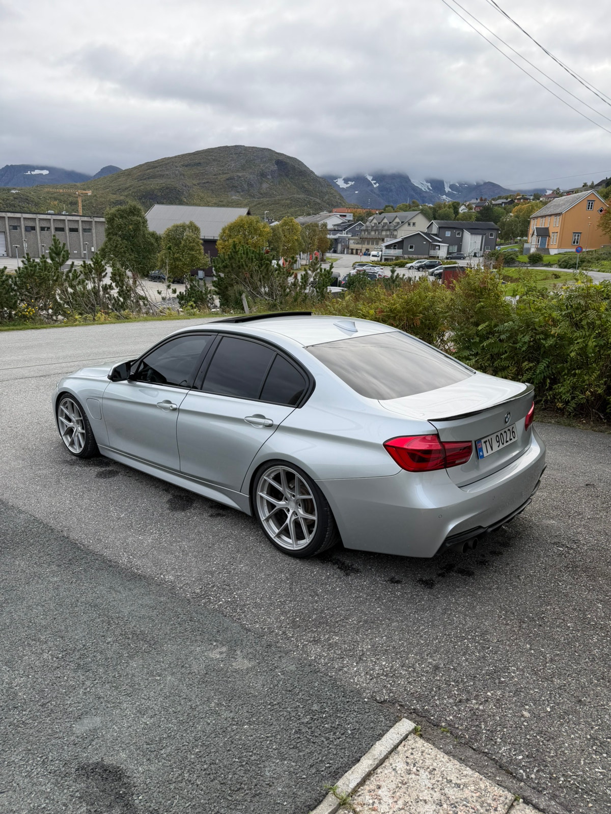 BMW 330e Sedan Steptronic, 252hp, 2016