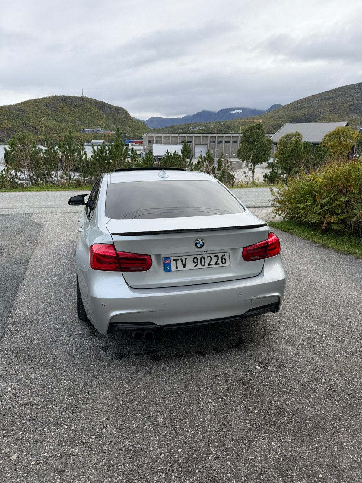 BMW 330e Sedan Steptronic, 252hp, 2016