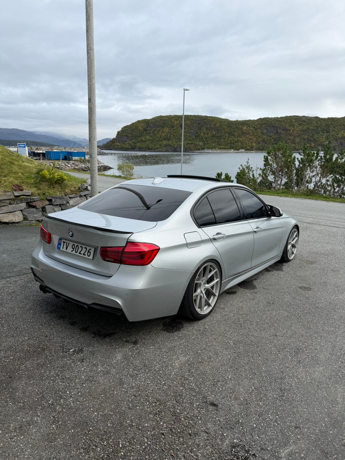 BMW 330e Sedan Steptronic, 252hp, 2016