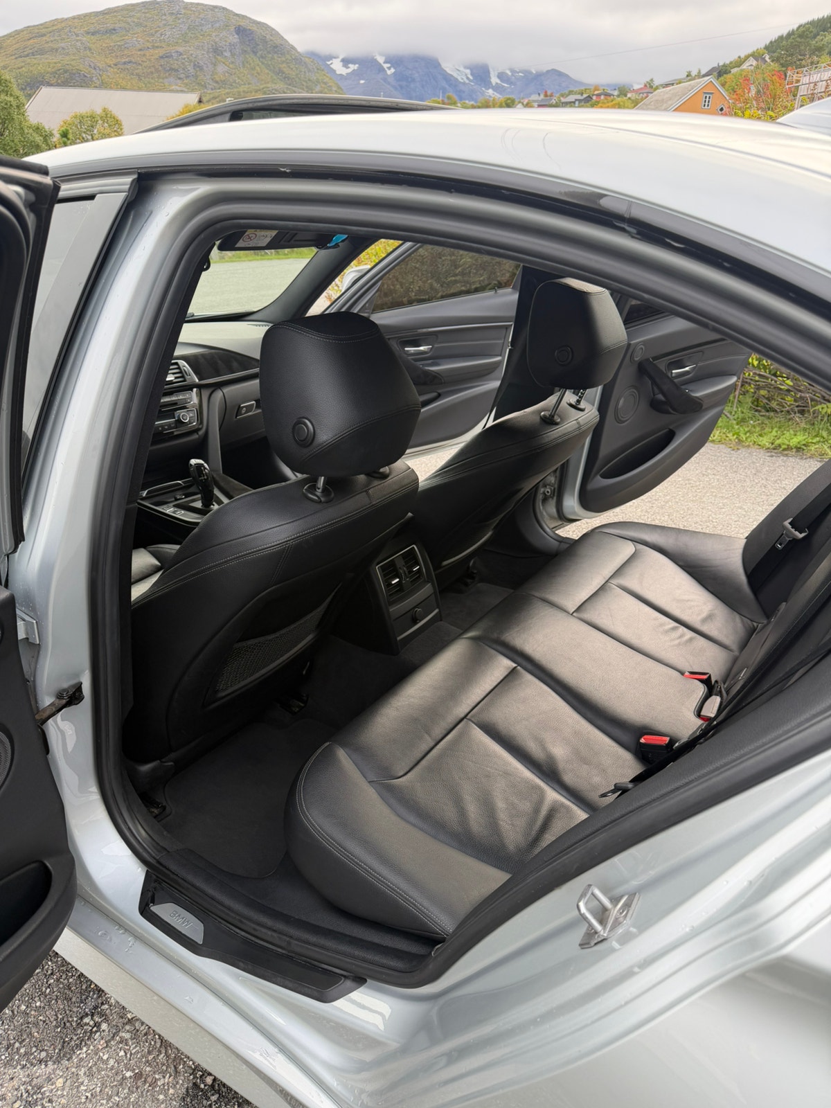 BMW 330e Sedan Steptronic, 252hp, 2016