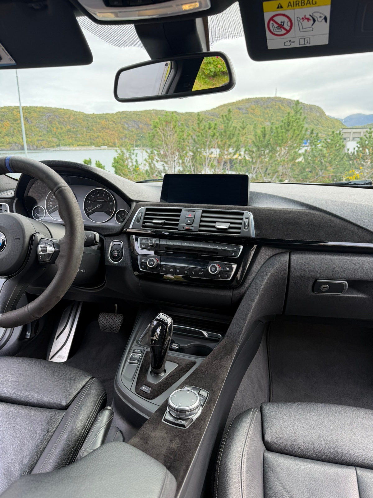 BMW 330e Sedan Steptronic, 252hp, 2016