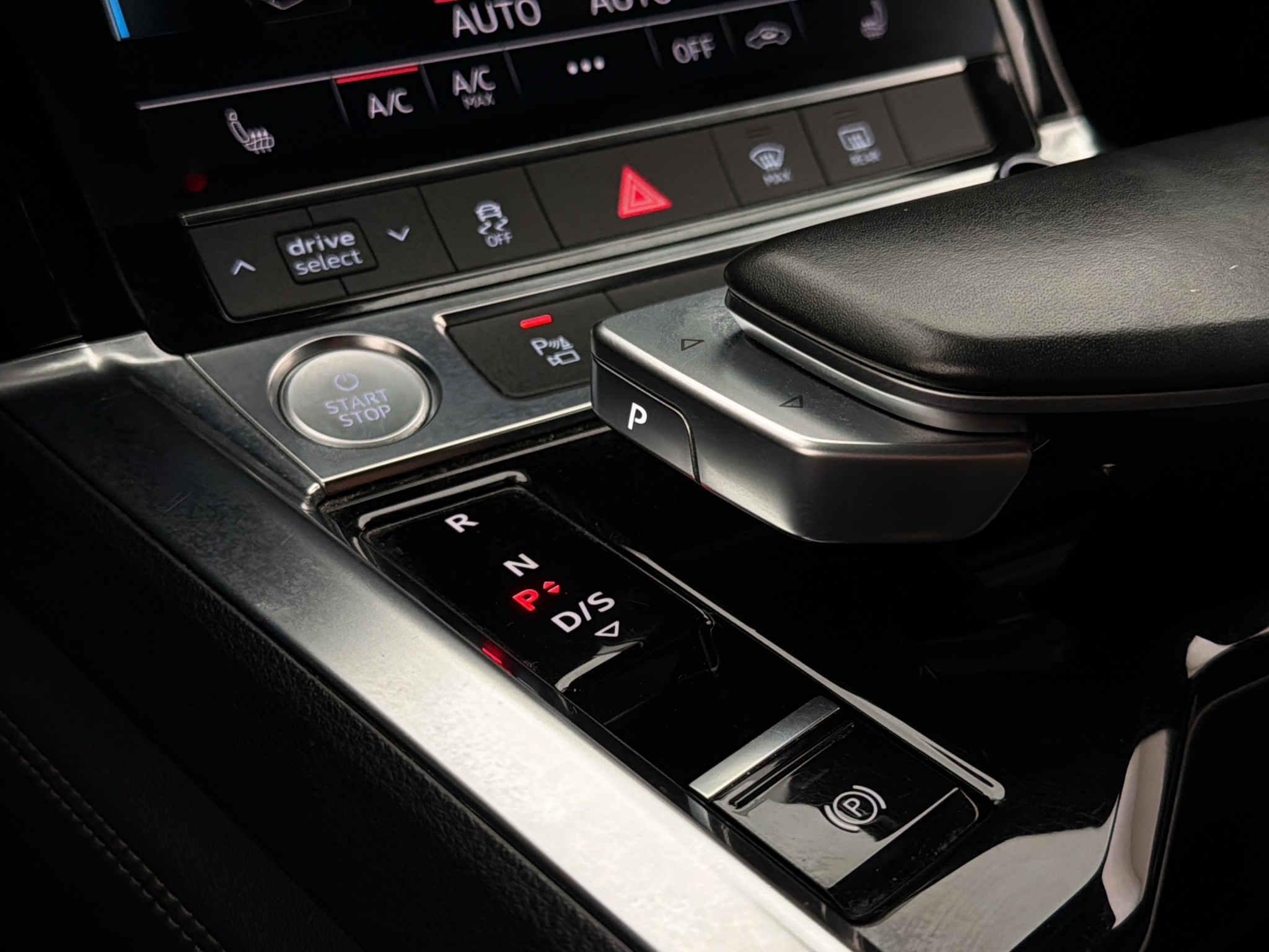 Audi e-tron 55 quattro, 408ps, 2020