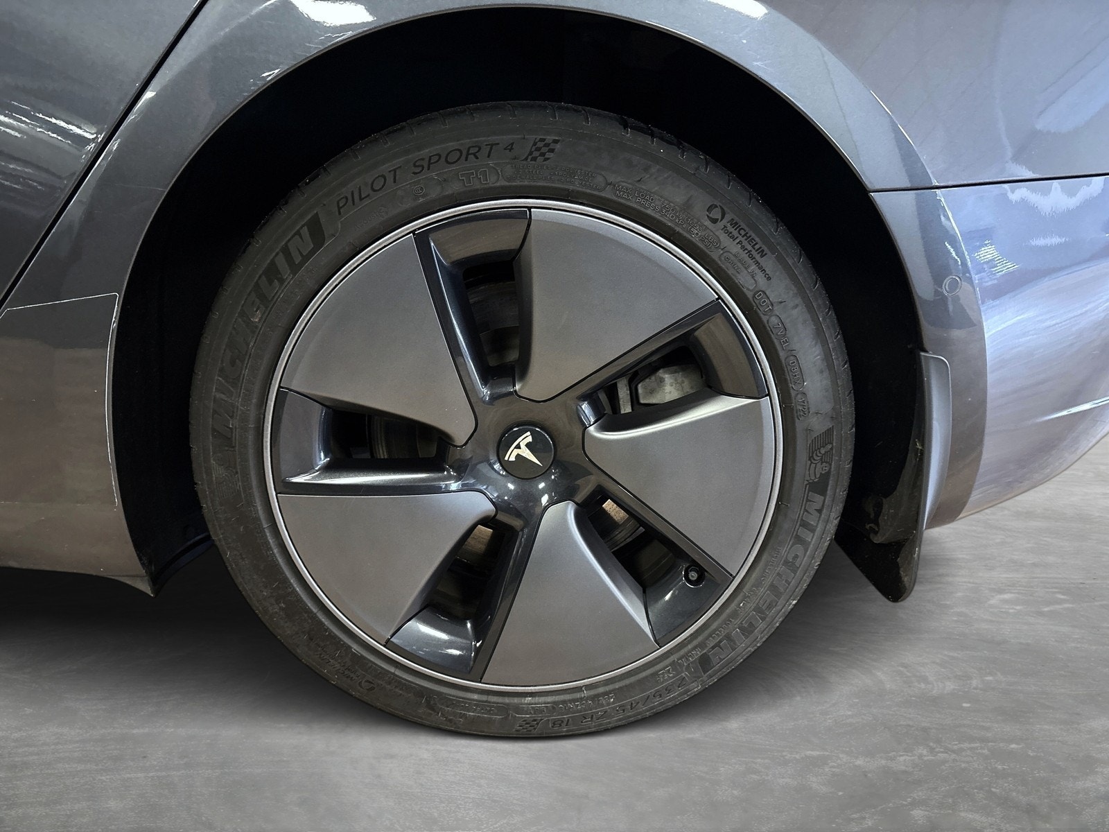 Tesla Model 3 Standard Range, 283hp, 2022