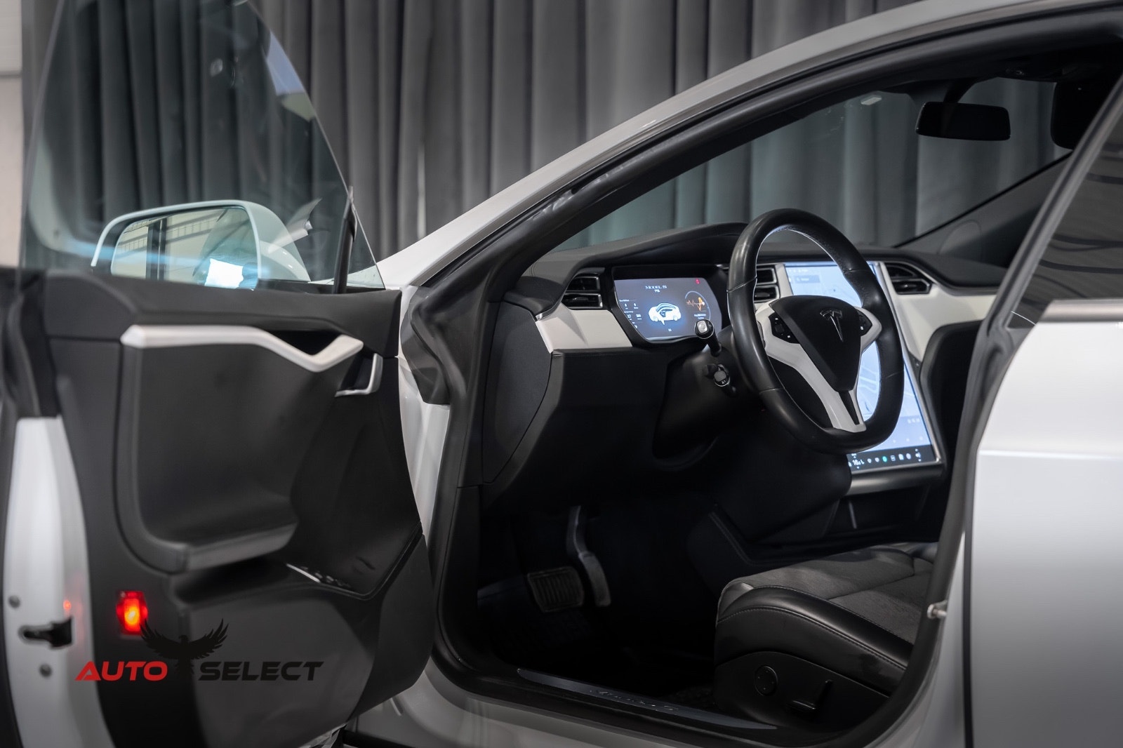 Tesla Model S 75, 320ps, 2017