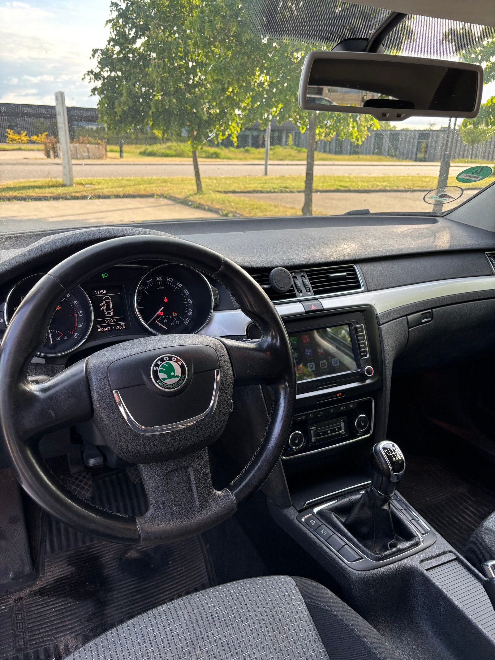 Škoda Superb 2.0 TDI Manual, 6-trins, 140ps, 2011