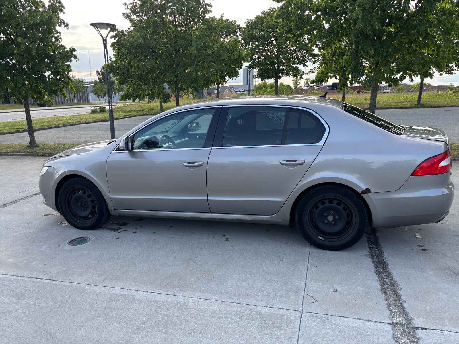Škoda Superb 2.0 TDI Manual, 6-trins, 140ps, 2011