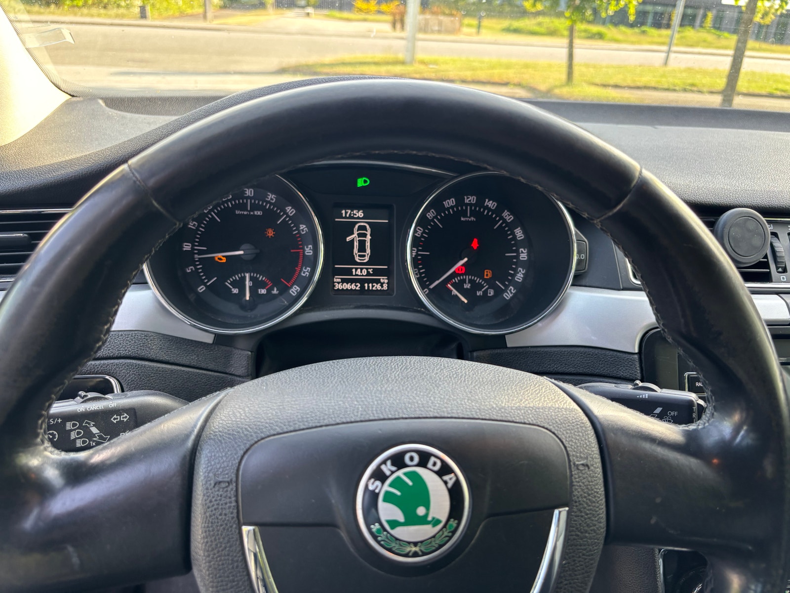 Škoda Superb 2.0 TDI Manual, 6-trins, 140ps, 2011