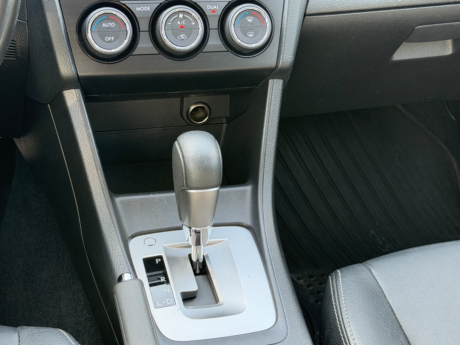 Subaru Impreza 1.6 4WD Lineartronic, 114ps, 2013