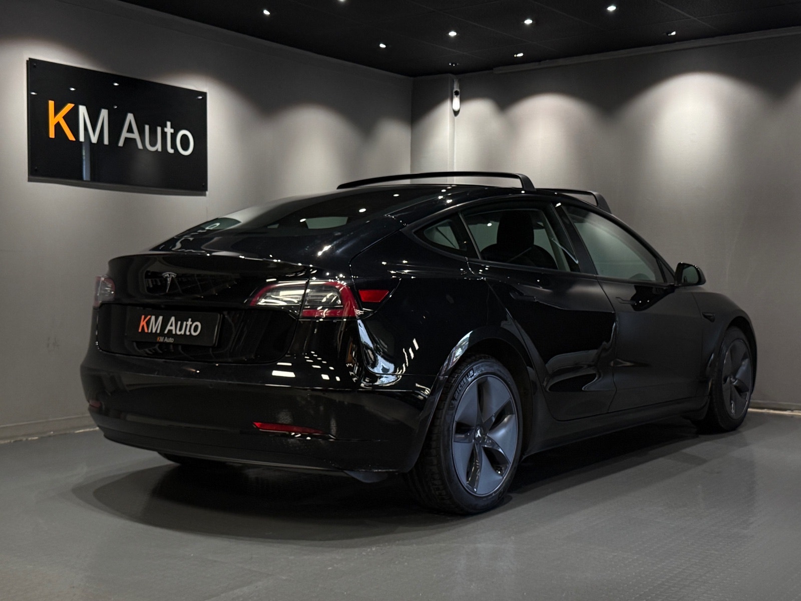 Tesla Model 3 Standard Range Plus, 325ps, 2021