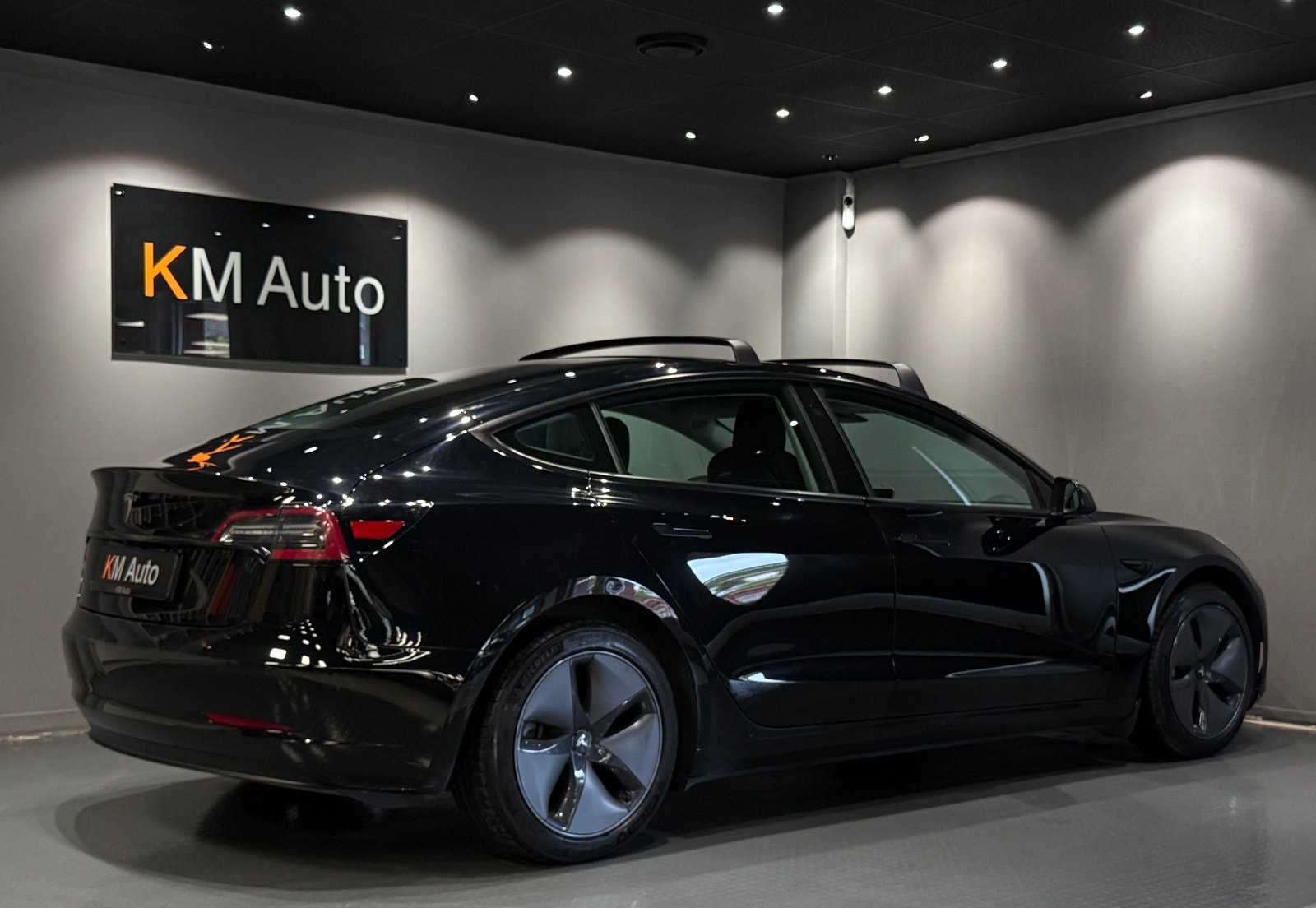 Tesla Model 3 Standard Range Plus, 325ps, 2021
