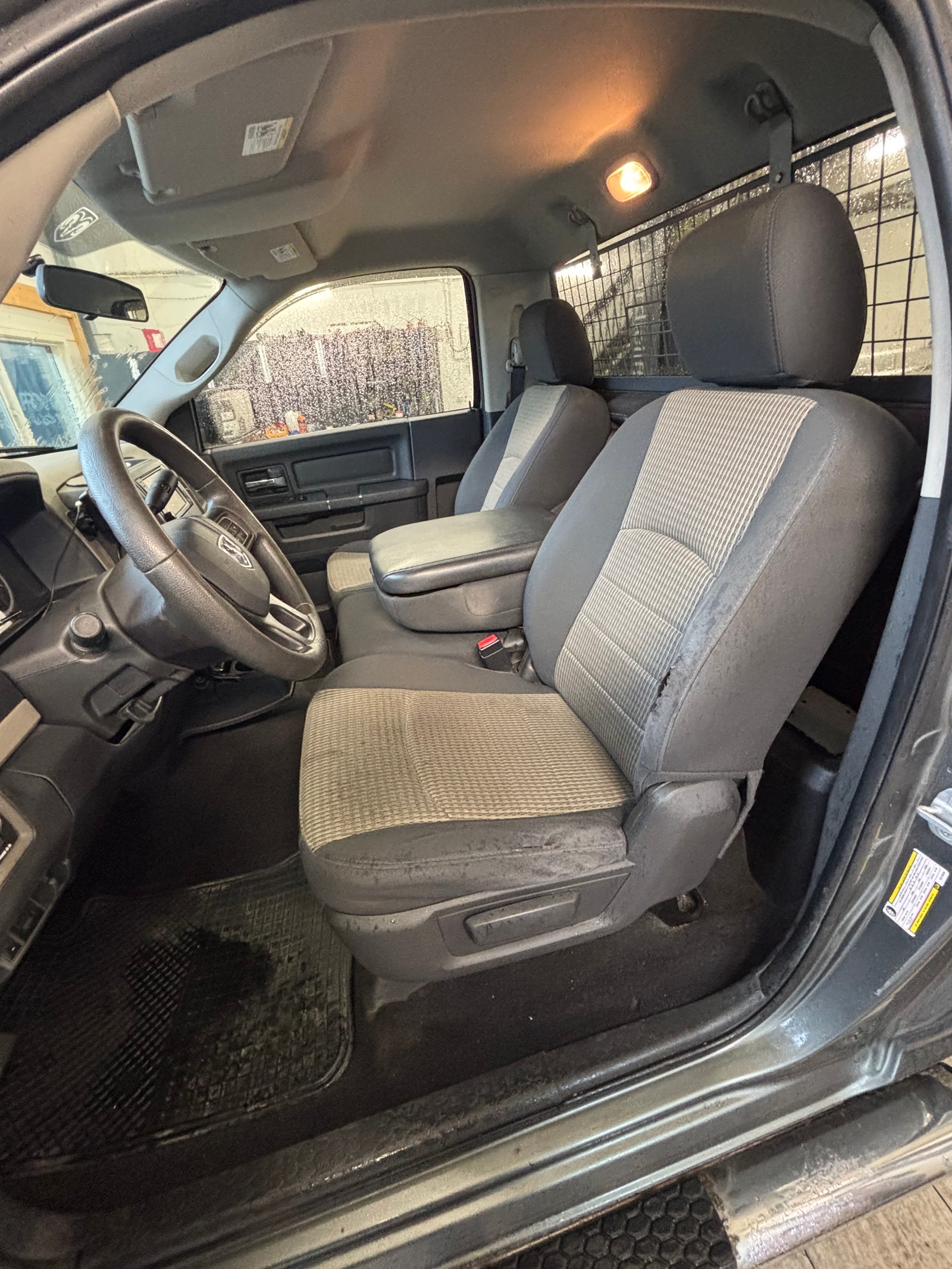 RAM 1500 Regular Cab 5.7 V8 HEMI 4x4 Automatic, 6-trins, 395ps, 2012