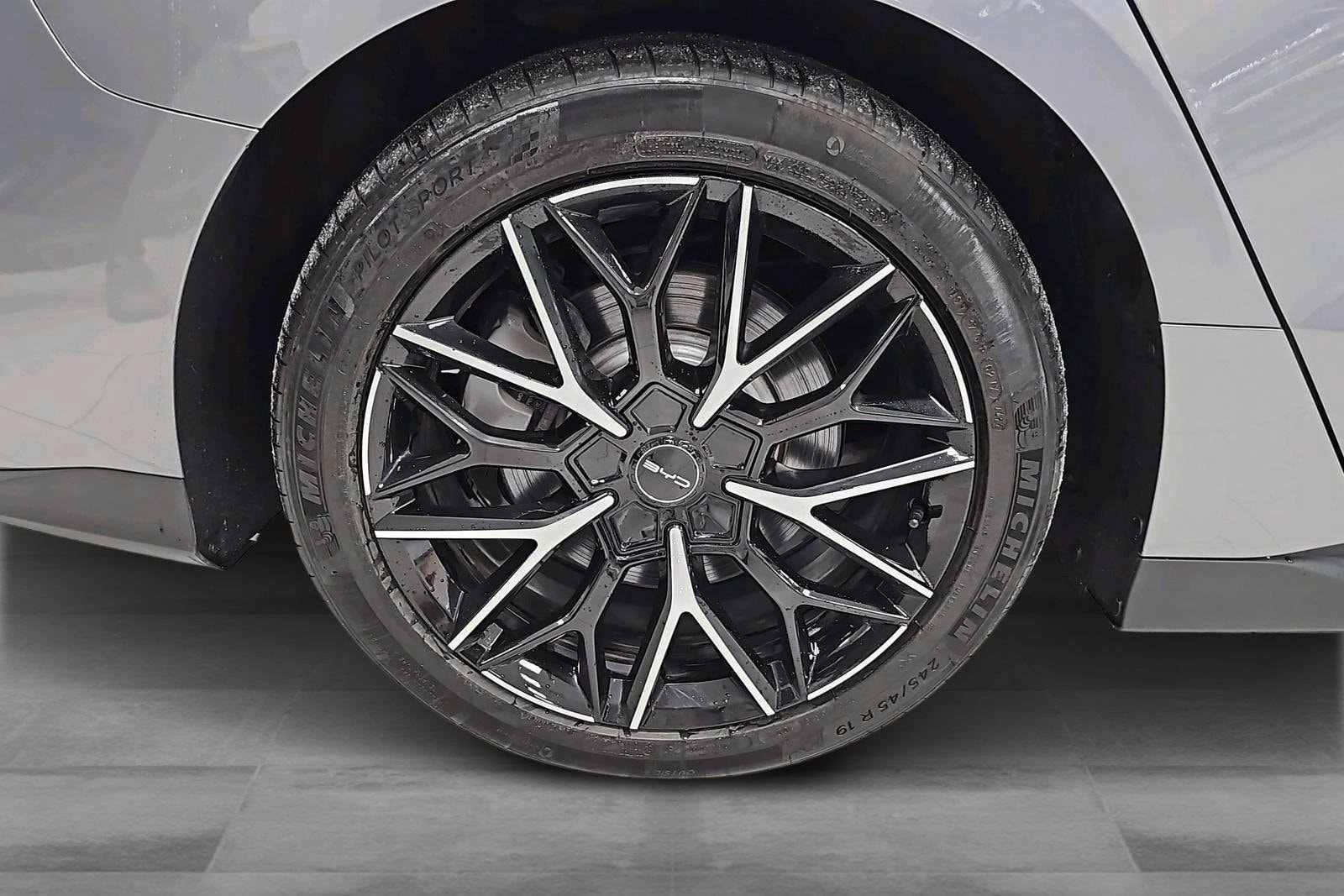 BYD Han EV AWD, 517hp, 2022