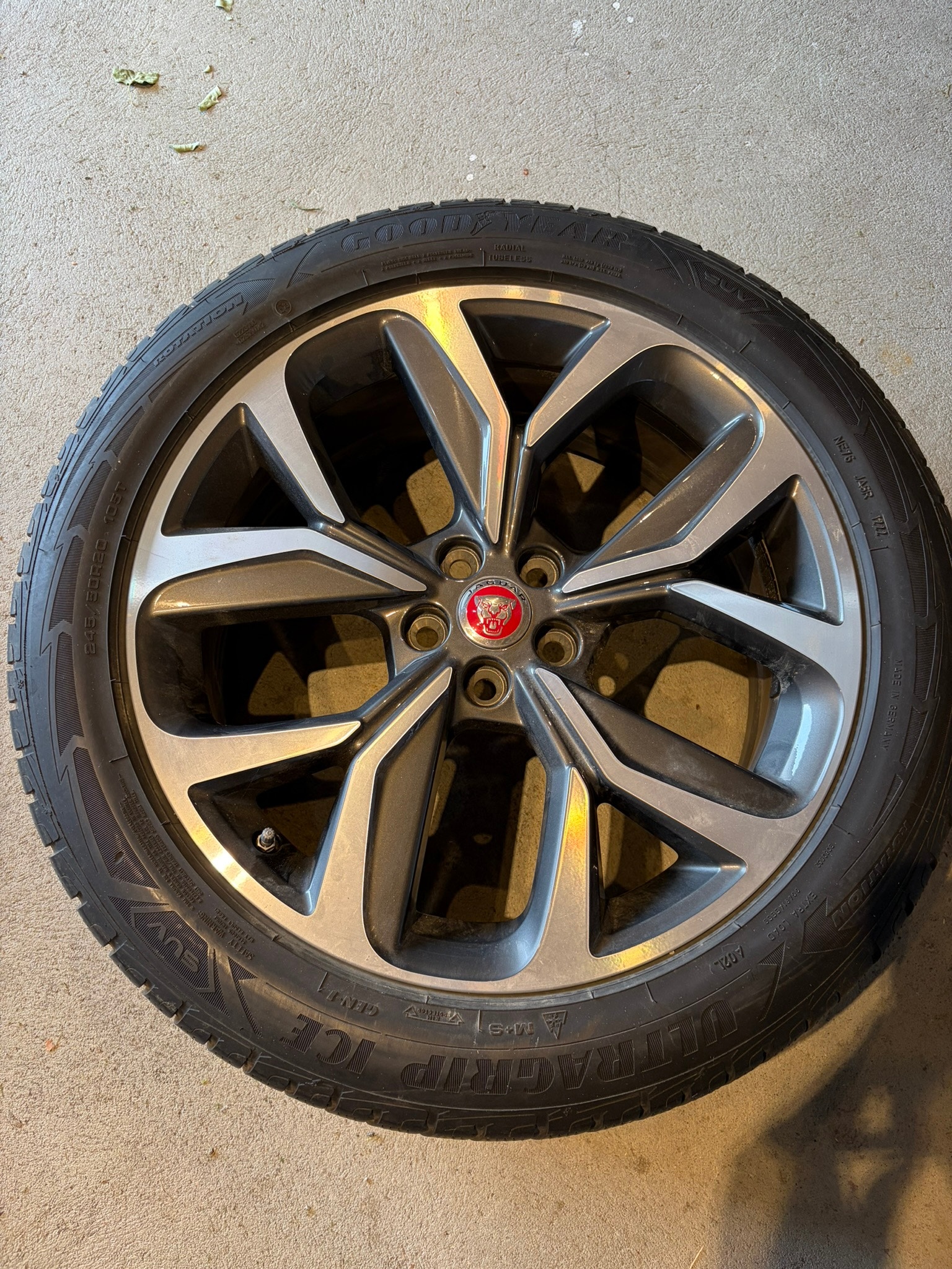 Jaguar I-Pace EV400, 400ps, 2023