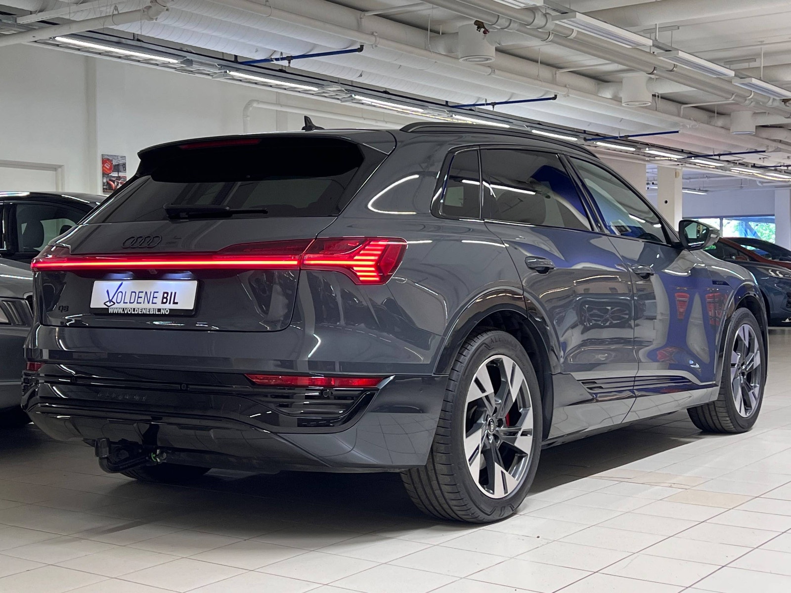 Audi Q8 55 e-tron quattro, 408hk, 2024