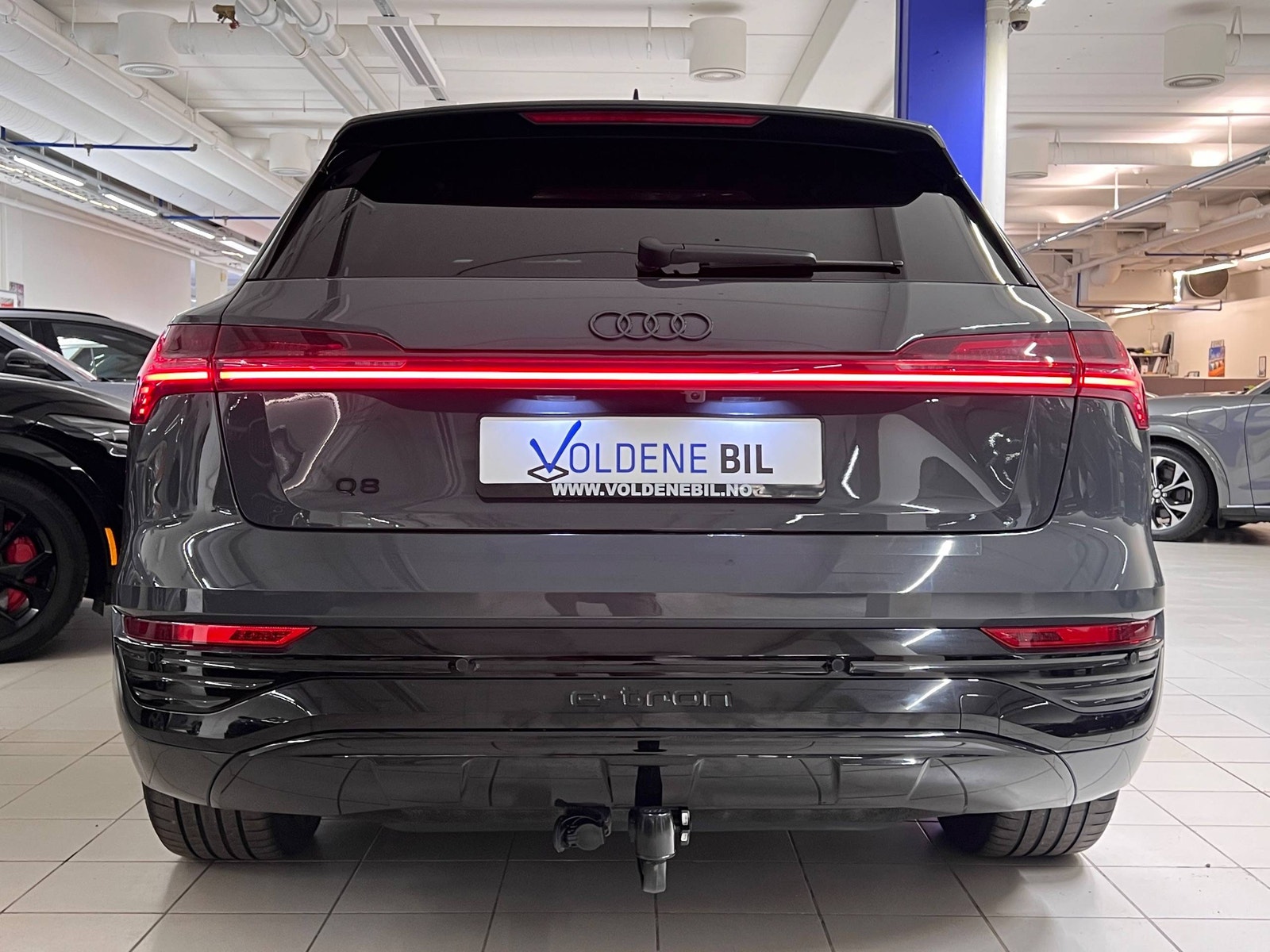 Audi Q8 55 e-tron quattro, 408hk, 2024