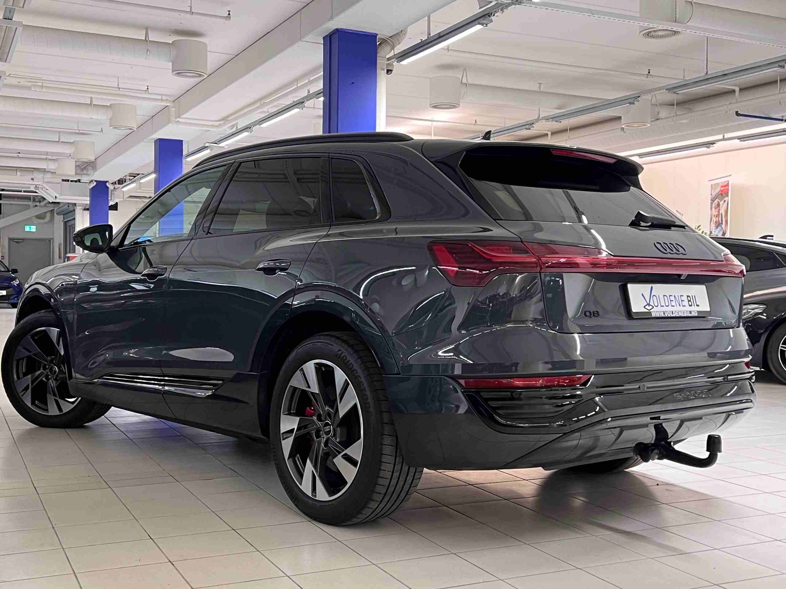 Audi Q8 55 e-tron quattro, 408hk, 2024