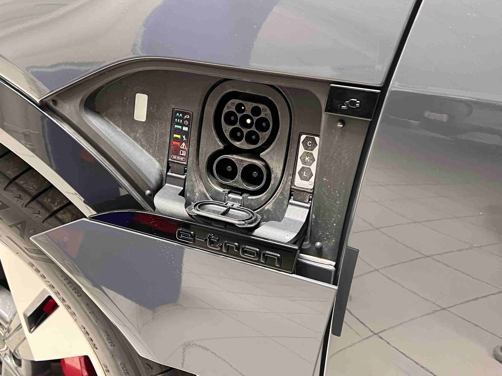 Audi Q8 55 e-tron quattro, 408hk, 2024