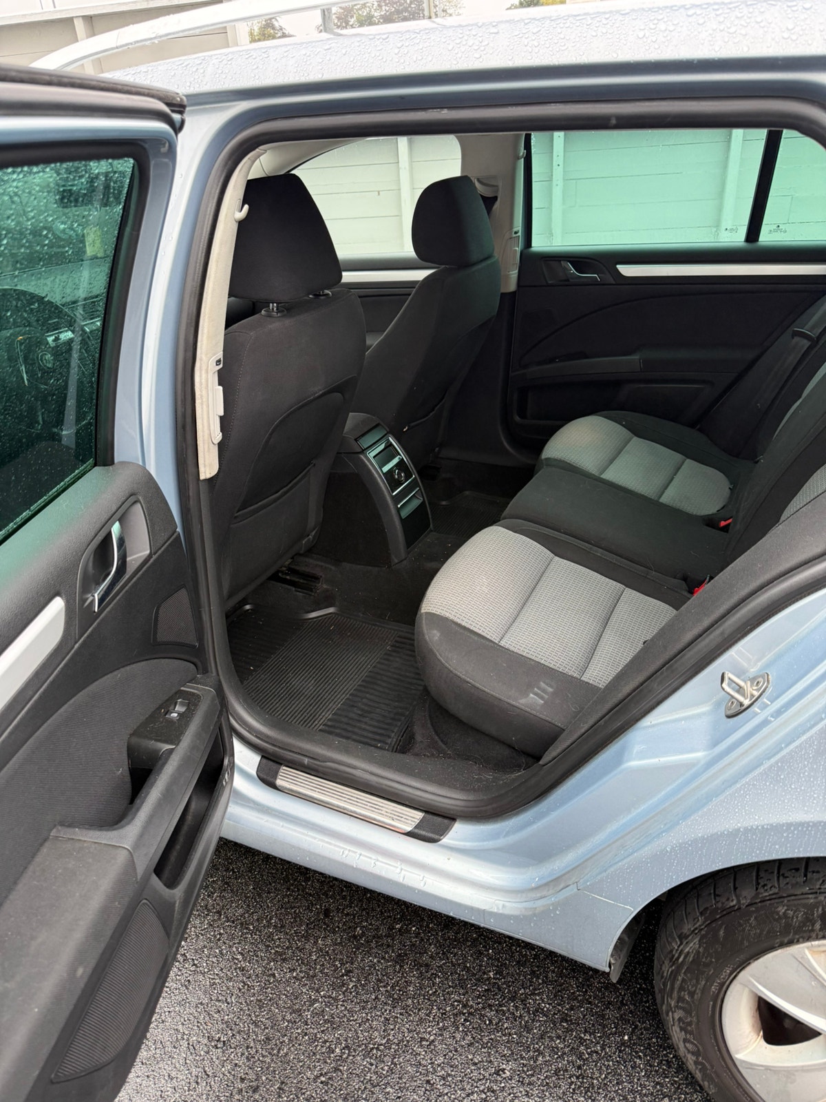 Škoda Superb Combi 1.4 TSI Manual, 125hp, 2010
