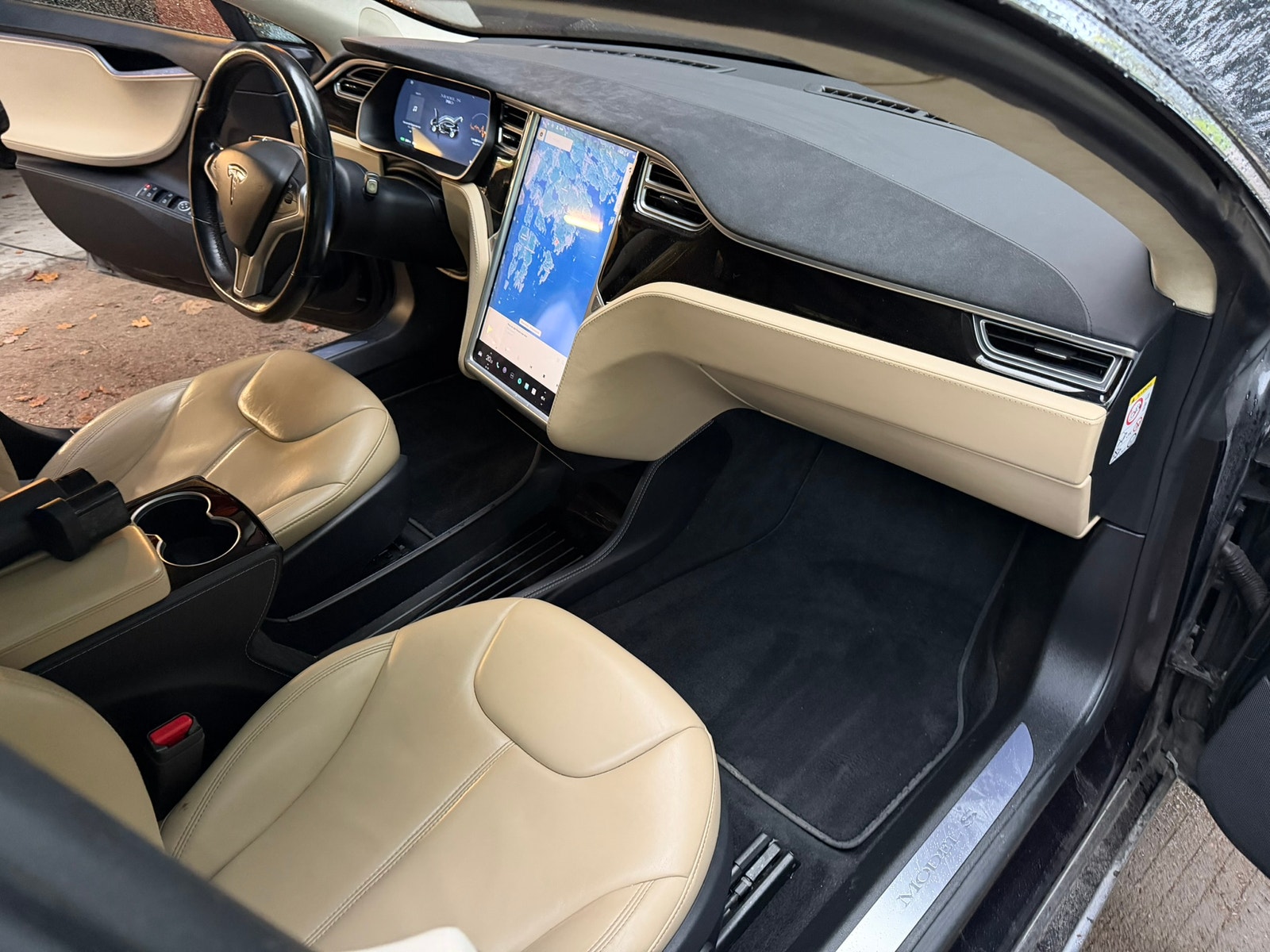 Tesla Model S 70D, 333ps, 2015