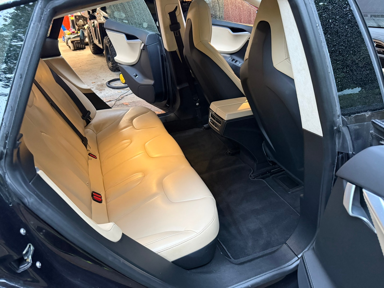 Tesla Model S 70D, 333ps, 2015