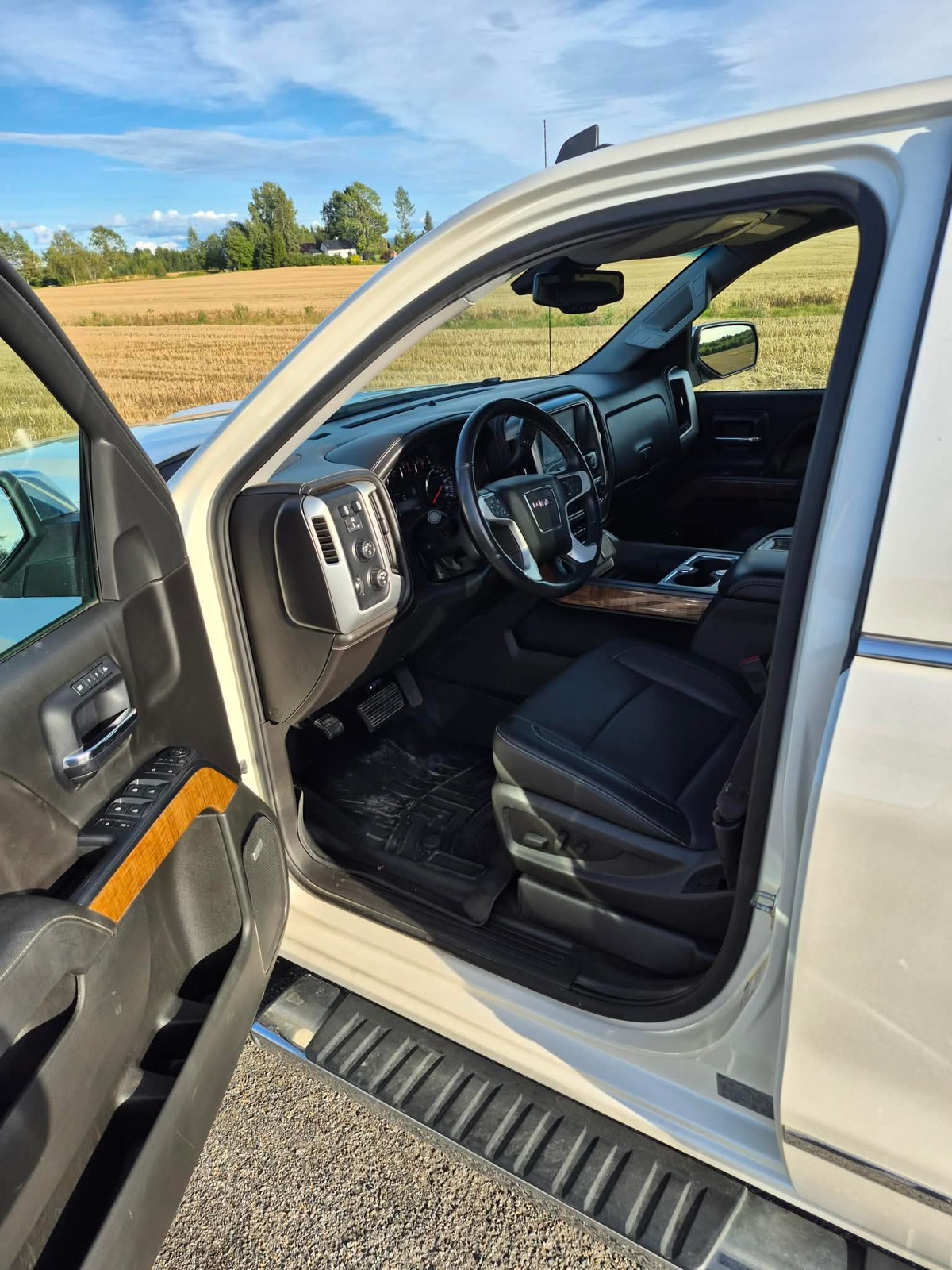 GMC Sierra 1500 Crew Cab 5.3 V8 4WD Automatic, 6-trins, 360ps, 2014