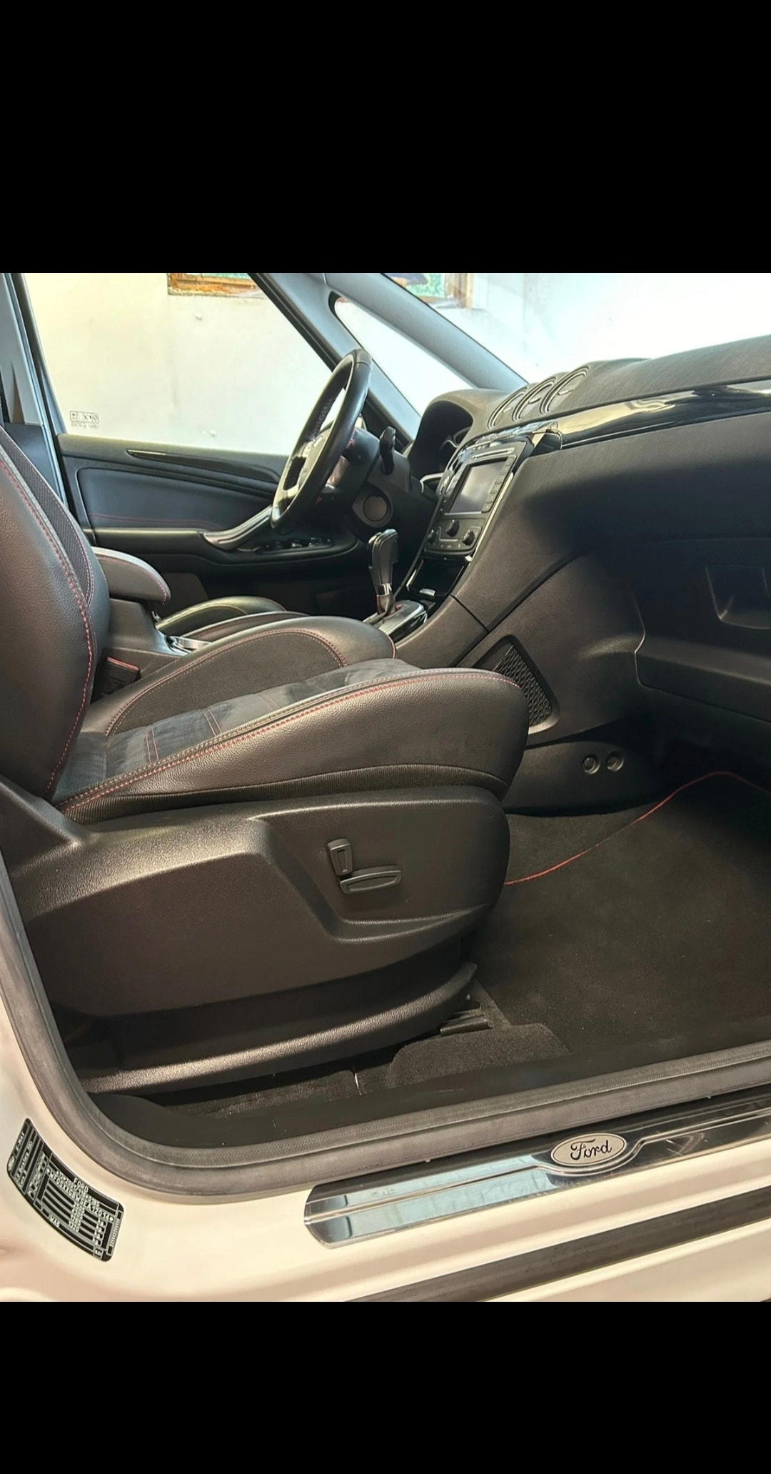 Ford S-MAX 2.0 TDCi Powershift, 6-trinn, 140hk, 2015