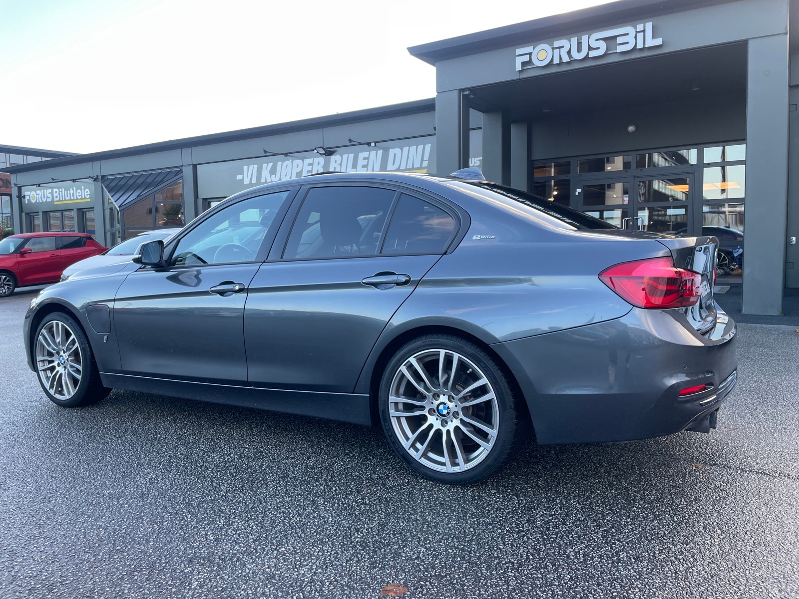 BMW 330e Sedan Steptronic, 8-trins, 252ps, 2017