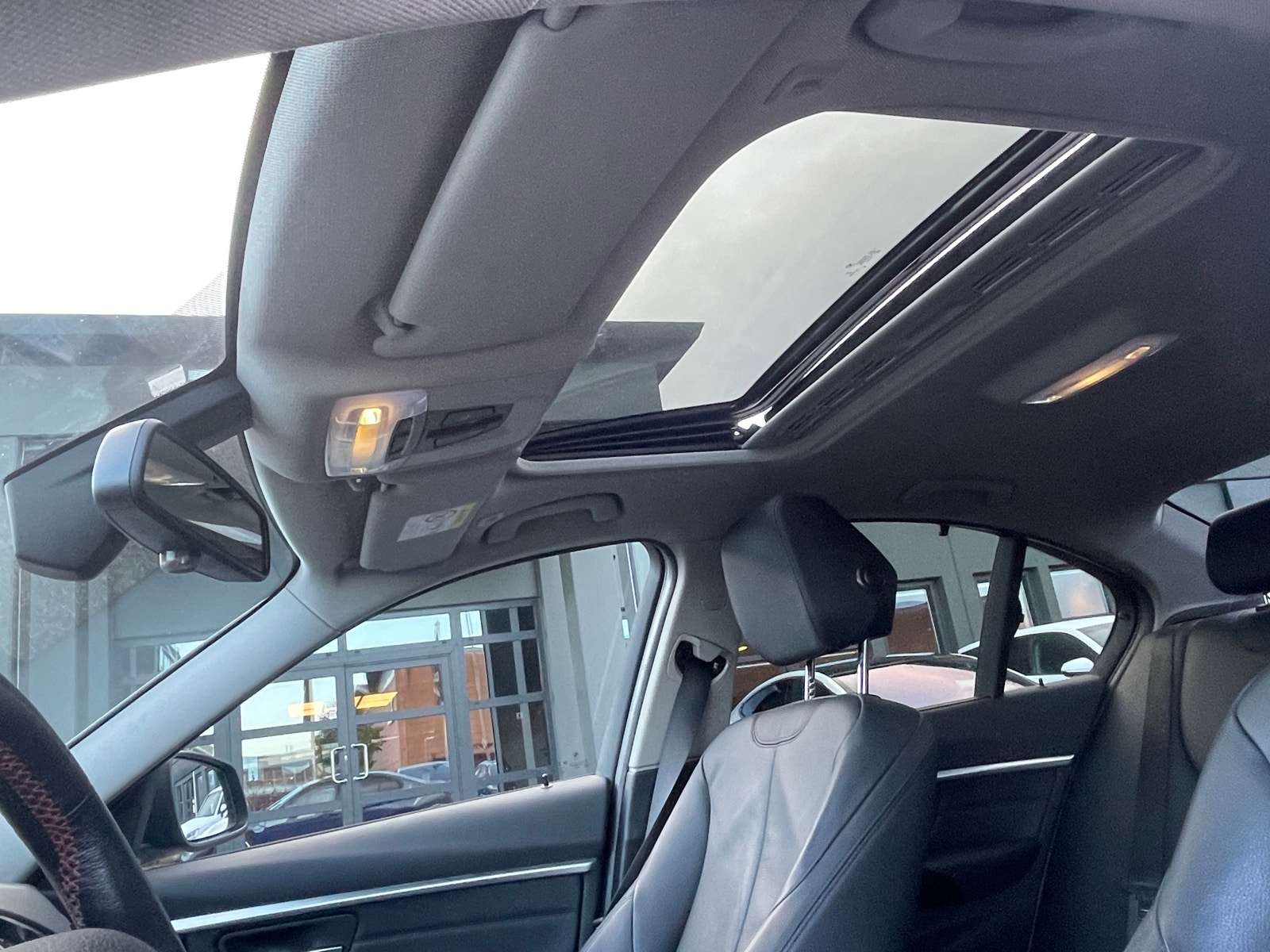 BMW 330e Sedan Steptronic, 8-trins, 252ps, 2017