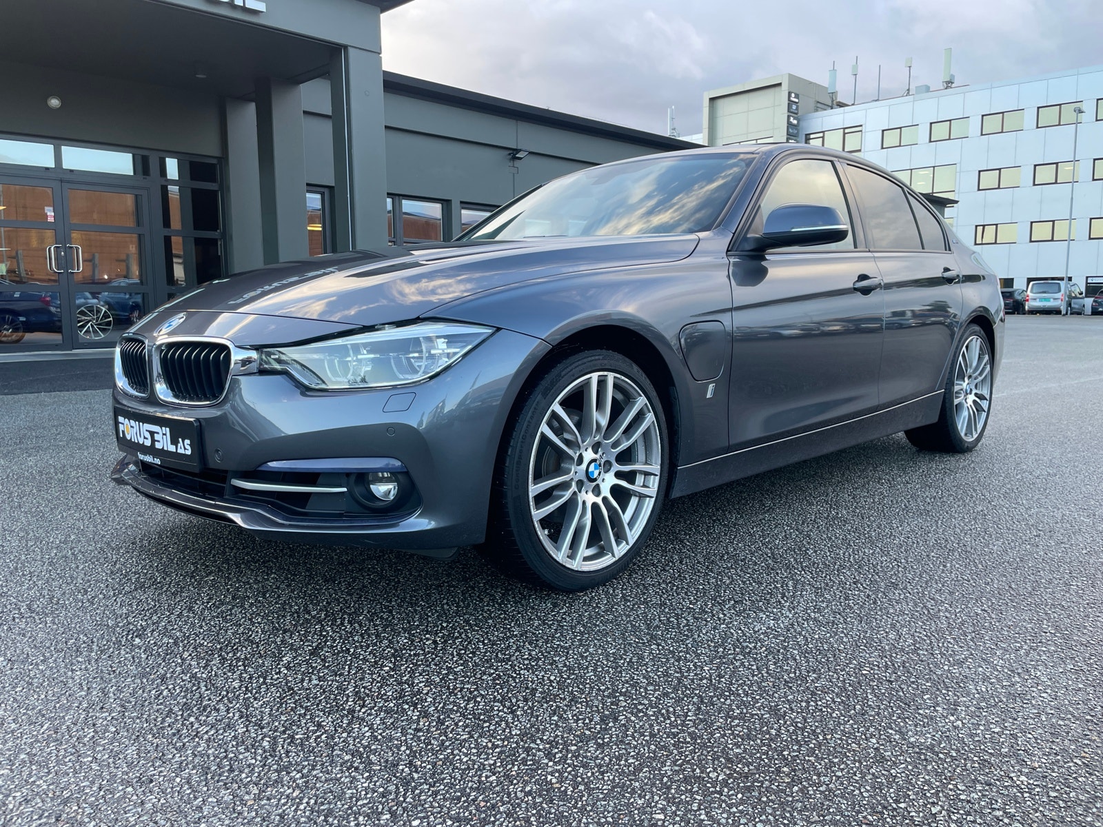 BMW 330e Sedan Steptronic, 8-trins, 252ps, 2017