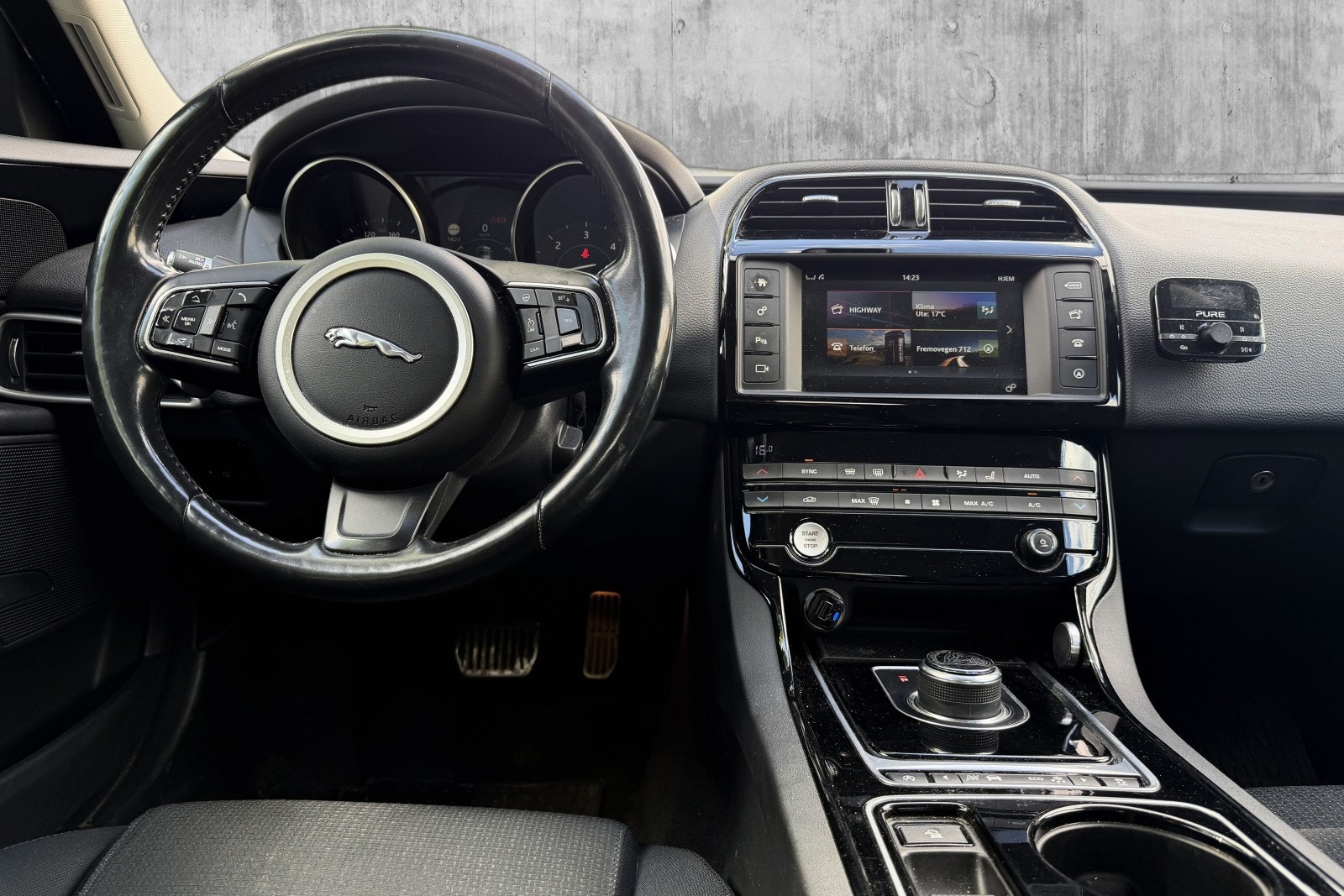 Jaguar XE 20d Automatic, 8-trins, 180ps, 2017