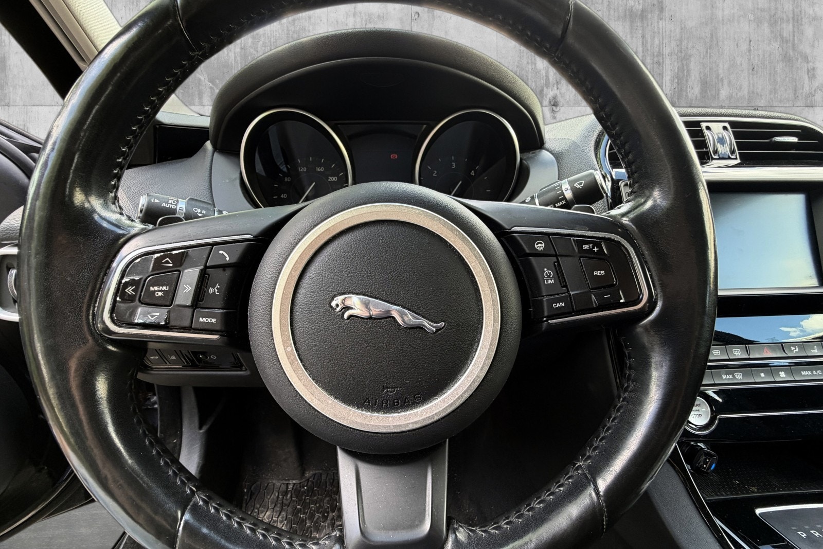 Jaguar XE 20d Automatic, 8-trins, 180ps, 2017