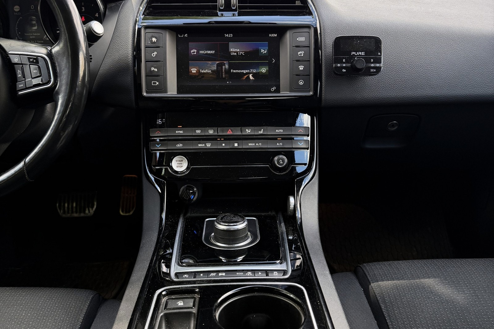 Jaguar XE 20d Automatic, 8-trins, 180ps, 2017