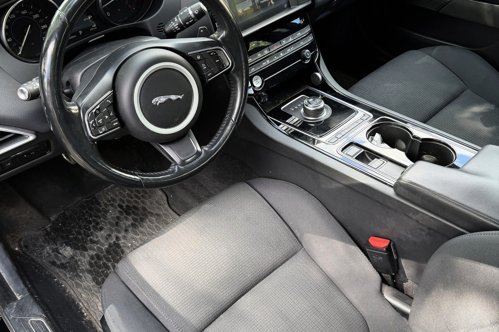 Jaguar XE 20d Automatic, 8-trins, 180ps, 2017