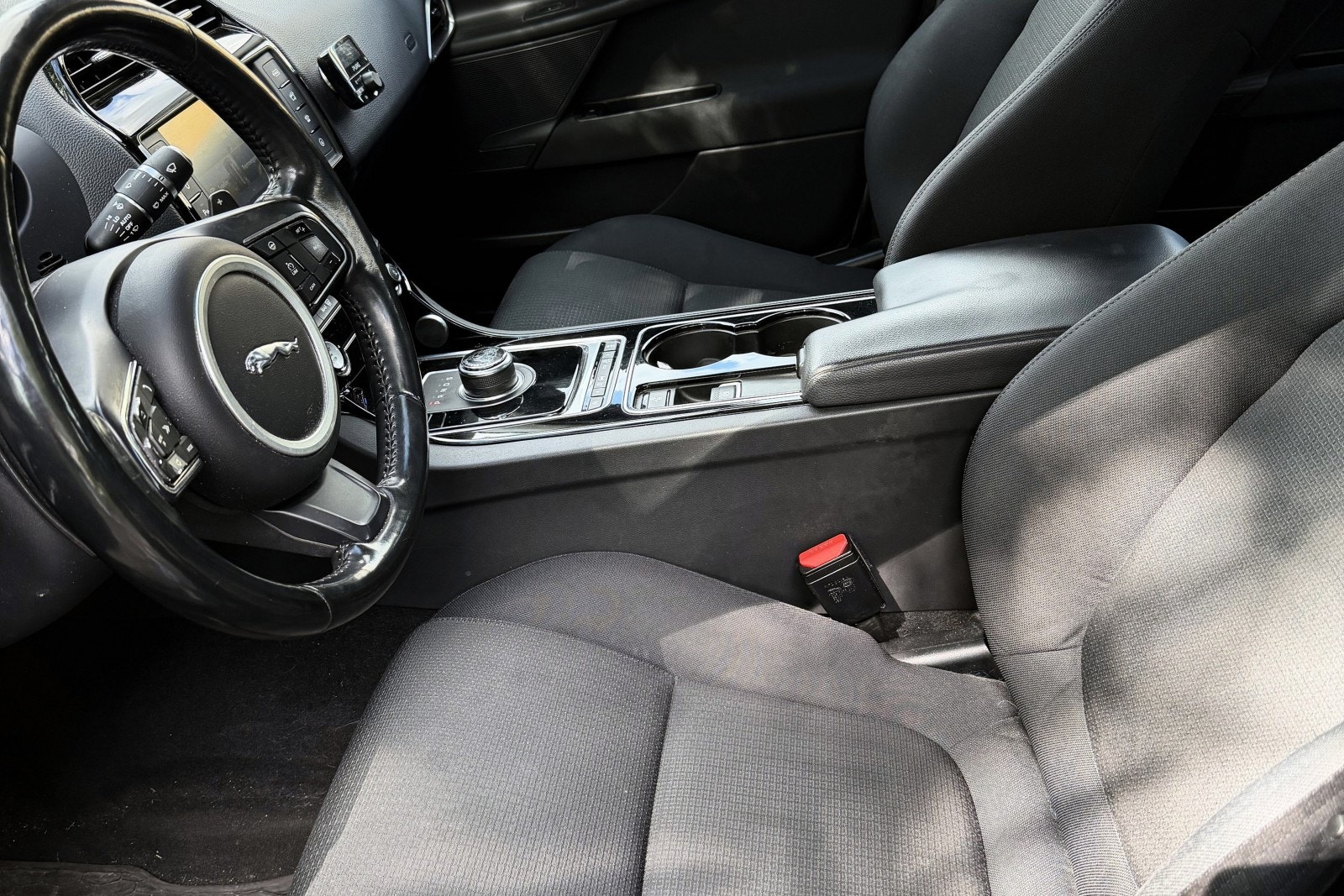 Jaguar XE 20d Automatic, 8-trins, 180ps, 2017