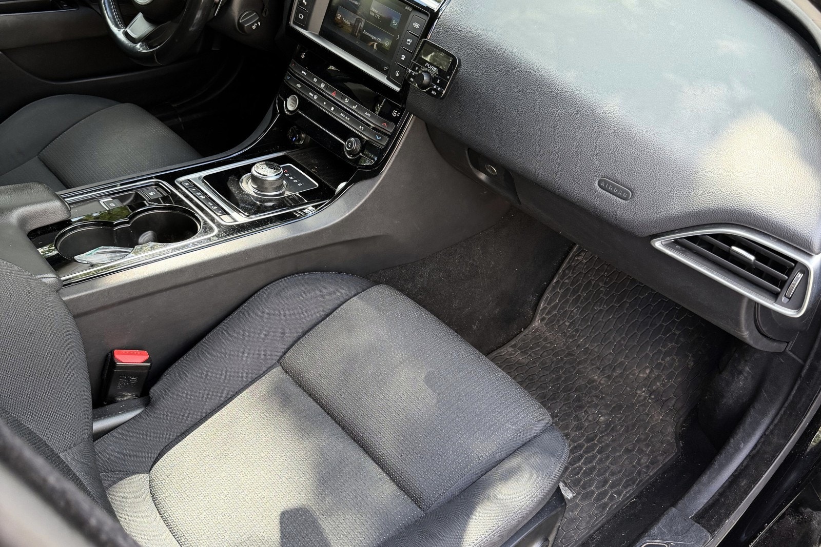 Jaguar XE 20d Automatic, 8-trins, 180ps, 2017